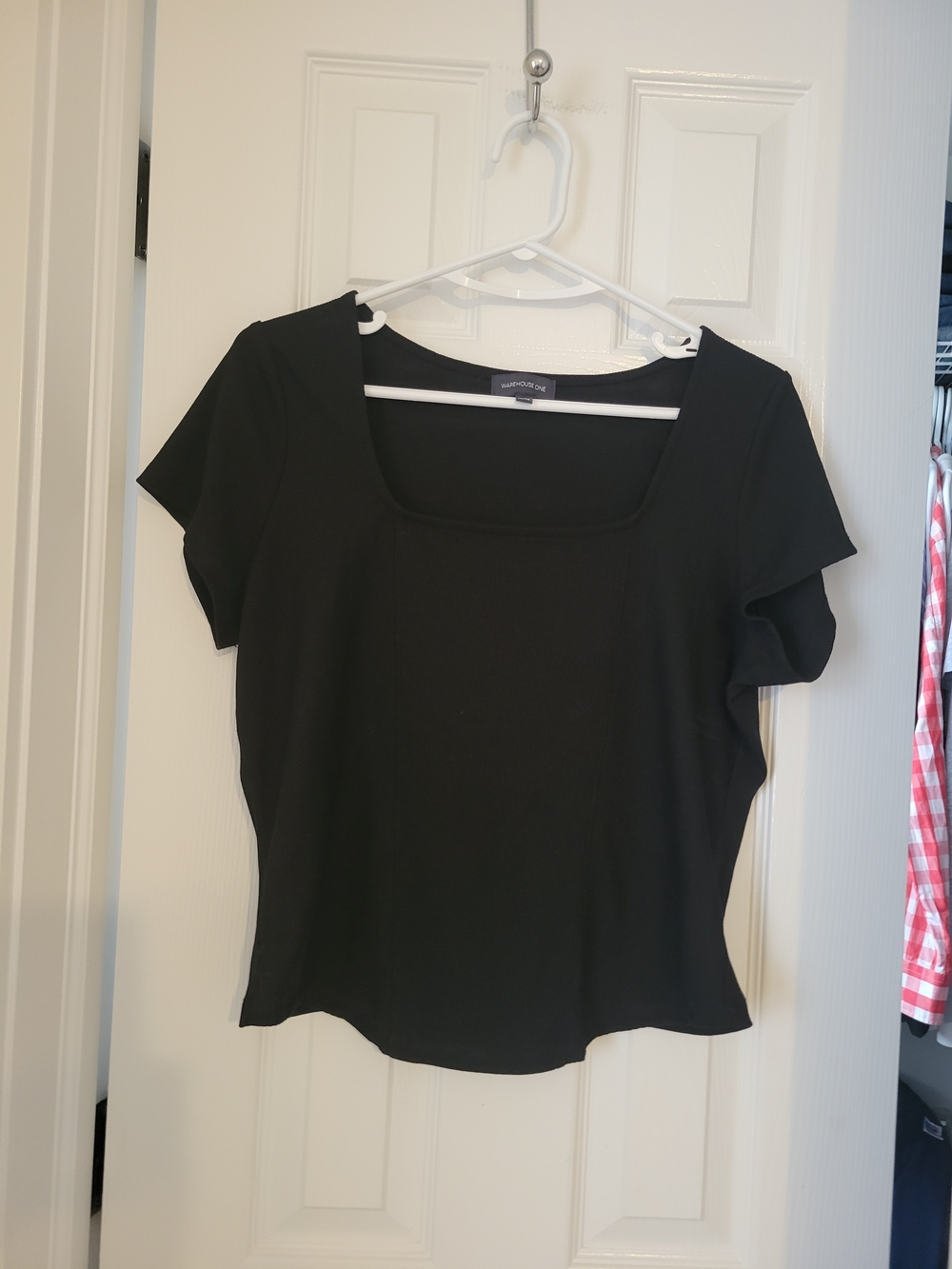 Black Square-Neck Short Sleeve Tee Size XL
